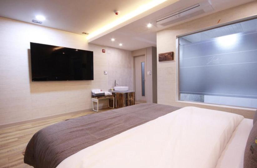 Jade Hotel Ulsan Quarto foto