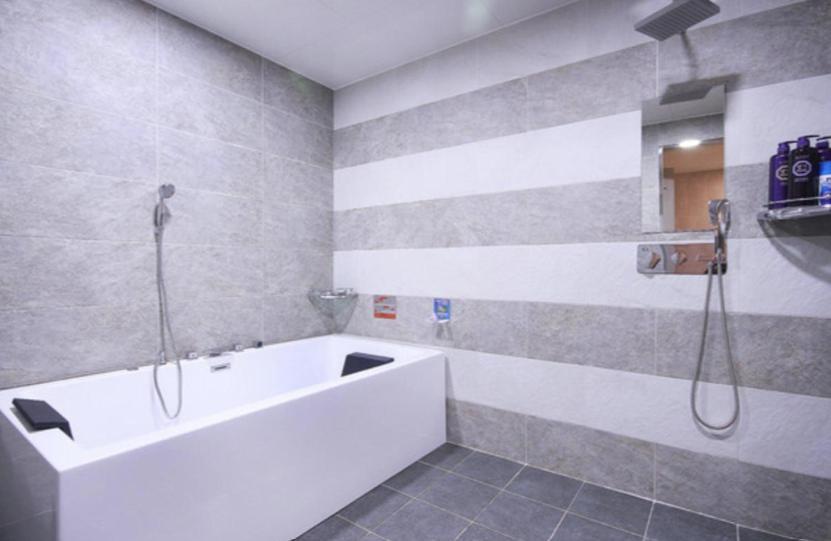 Jade Hotel Ulsan Quarto foto
